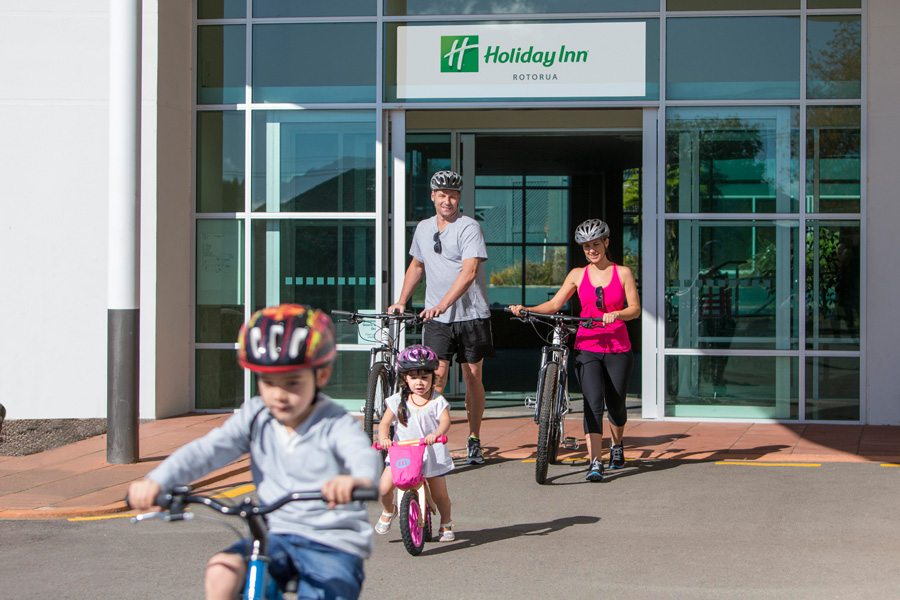 family mountain biking in rotorua